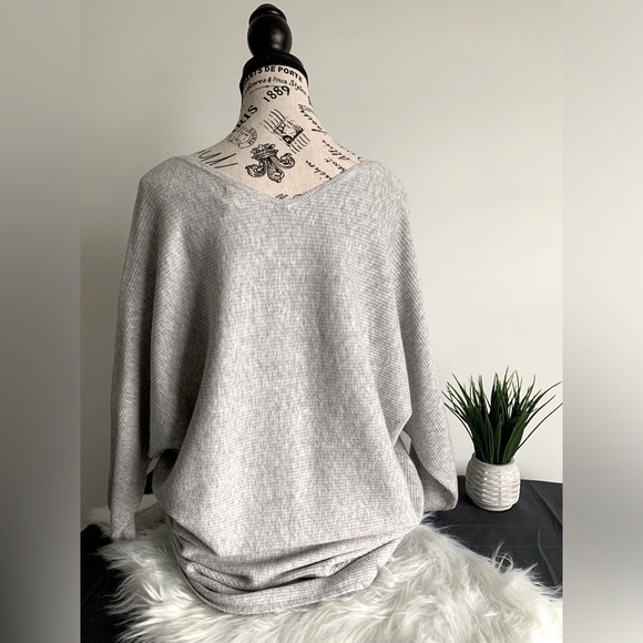 If it were me pullover top Grey Knit
SZ:US L - Picture 2 of 5